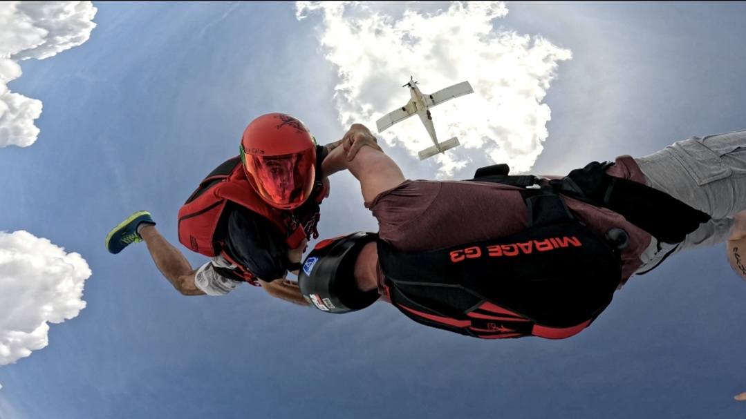 licensed skydiver2